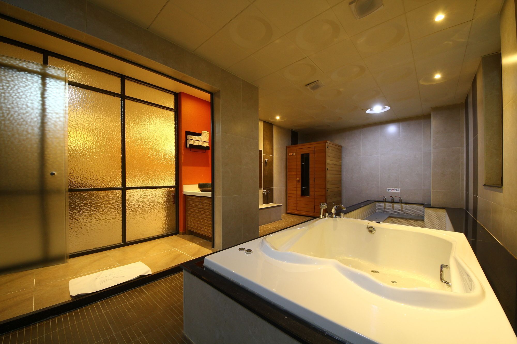 Habibi Hotel Inchon Exterior foto